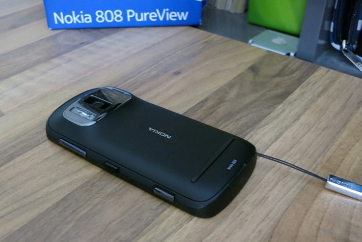 Nokia Pureview 808 (9).jpg